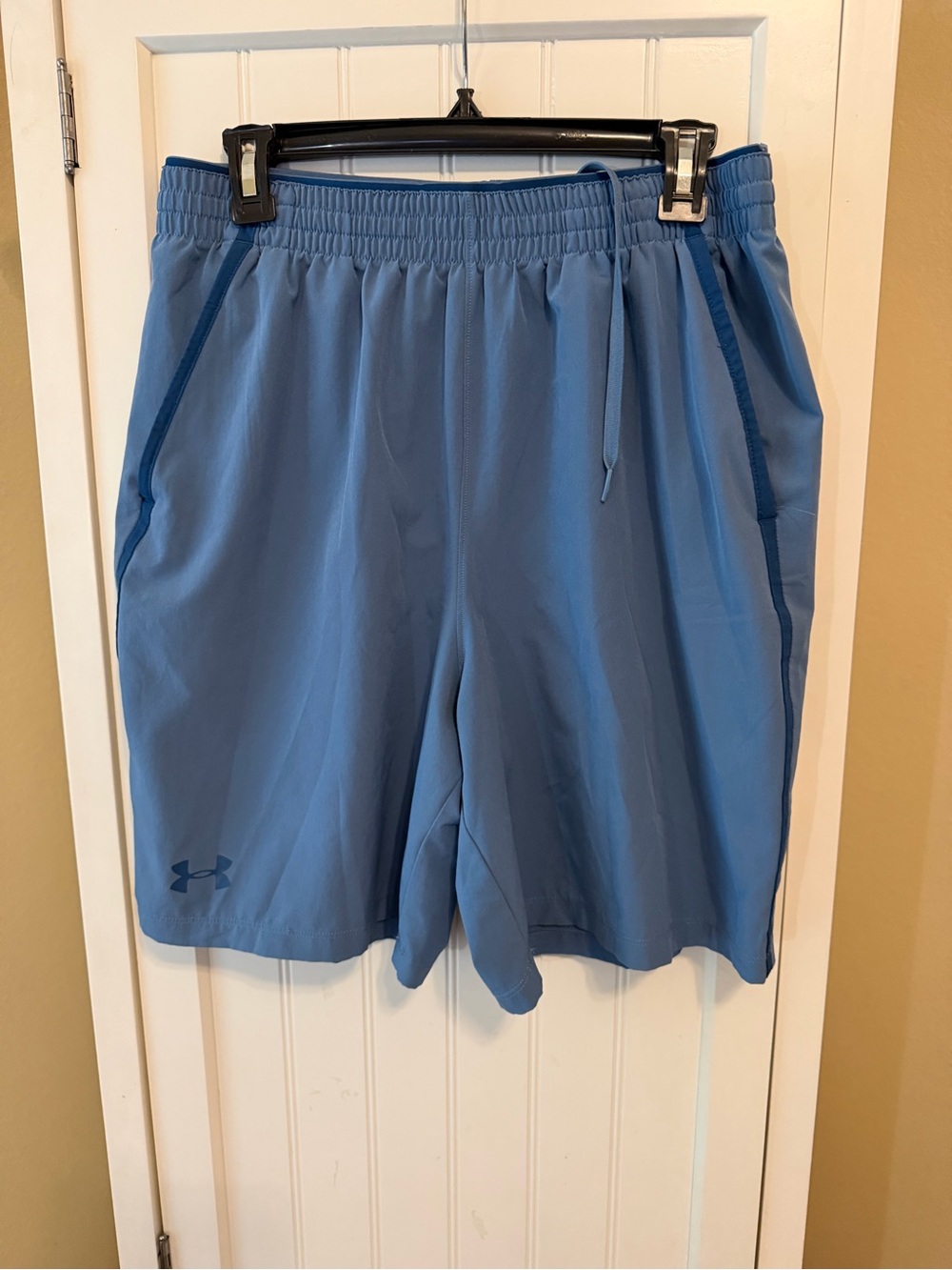 Under Armour Men’s Large Loose Fit HeatGear Athletic Shorts Blue